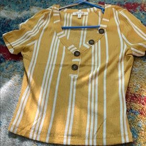 White and yellow striped tee